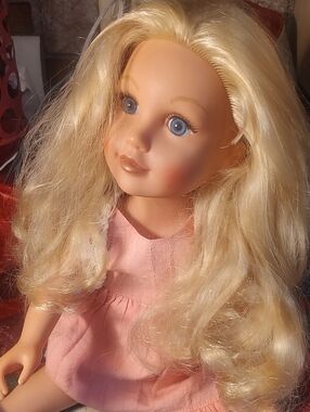 Journey Girl 'Meredith' Beautiful Blue Eyes Like New